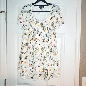 Tamara H Women’s 1X Blouse White W/ Florals & Butterflies Tiered Front Flowy